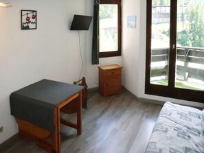 Room - Cozy Studio for 4 in Les Orres Center, Direct Slope Access (Les Orres)