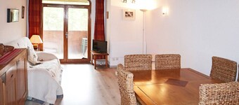 Central Apartment, Ski-in/Ski-out, Sleeps 6, Balcony, South-Facing