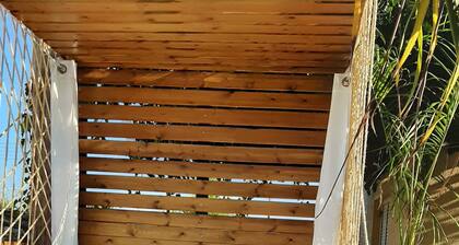 Special amenities as outdoor hot tub, BBQ and Fireplace.