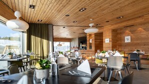 Unclassified image, 3 of 14, button - Hotel Longhin (Bregaglia)