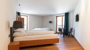 Unclassified image, 4 of 14, button - Hotel Longhin (Bregaglia)