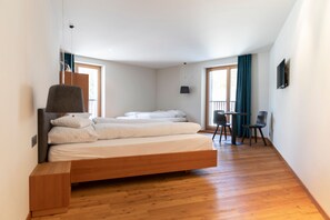 Quarto quádruplo família | Roupas de cama antialérgicas, edredons de pluma, cofres nos quartos