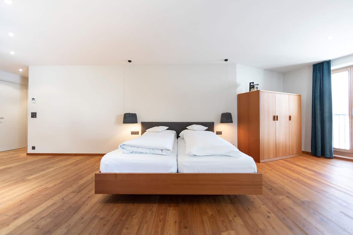 Habitación cuádruple familiar | Ropa de cama hipoalergénica y edredón