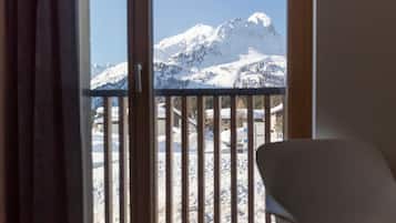 Basic Double Room | Mountain view