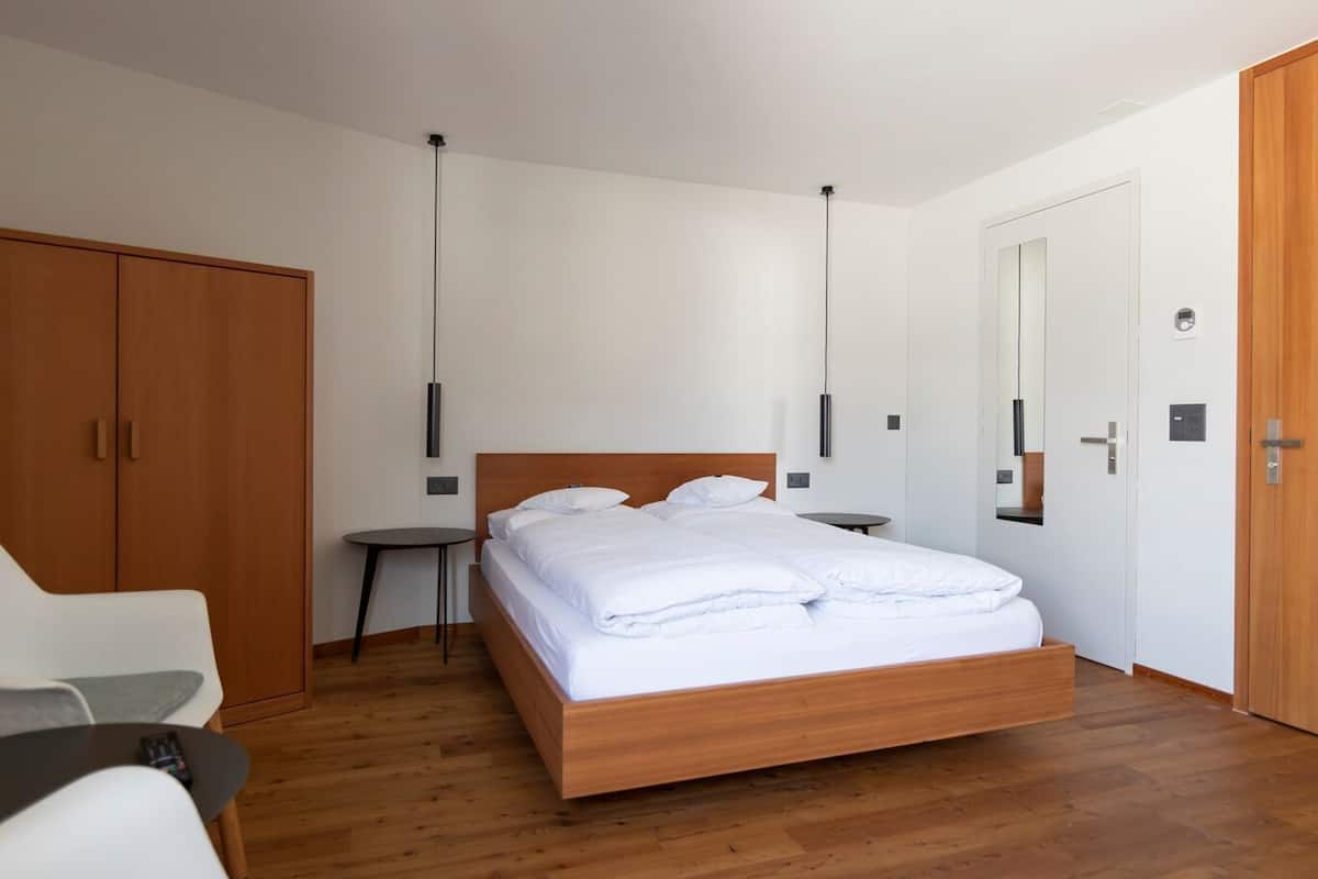 Habitación básica doble | Ropa de cama hipoalergénica y edredón