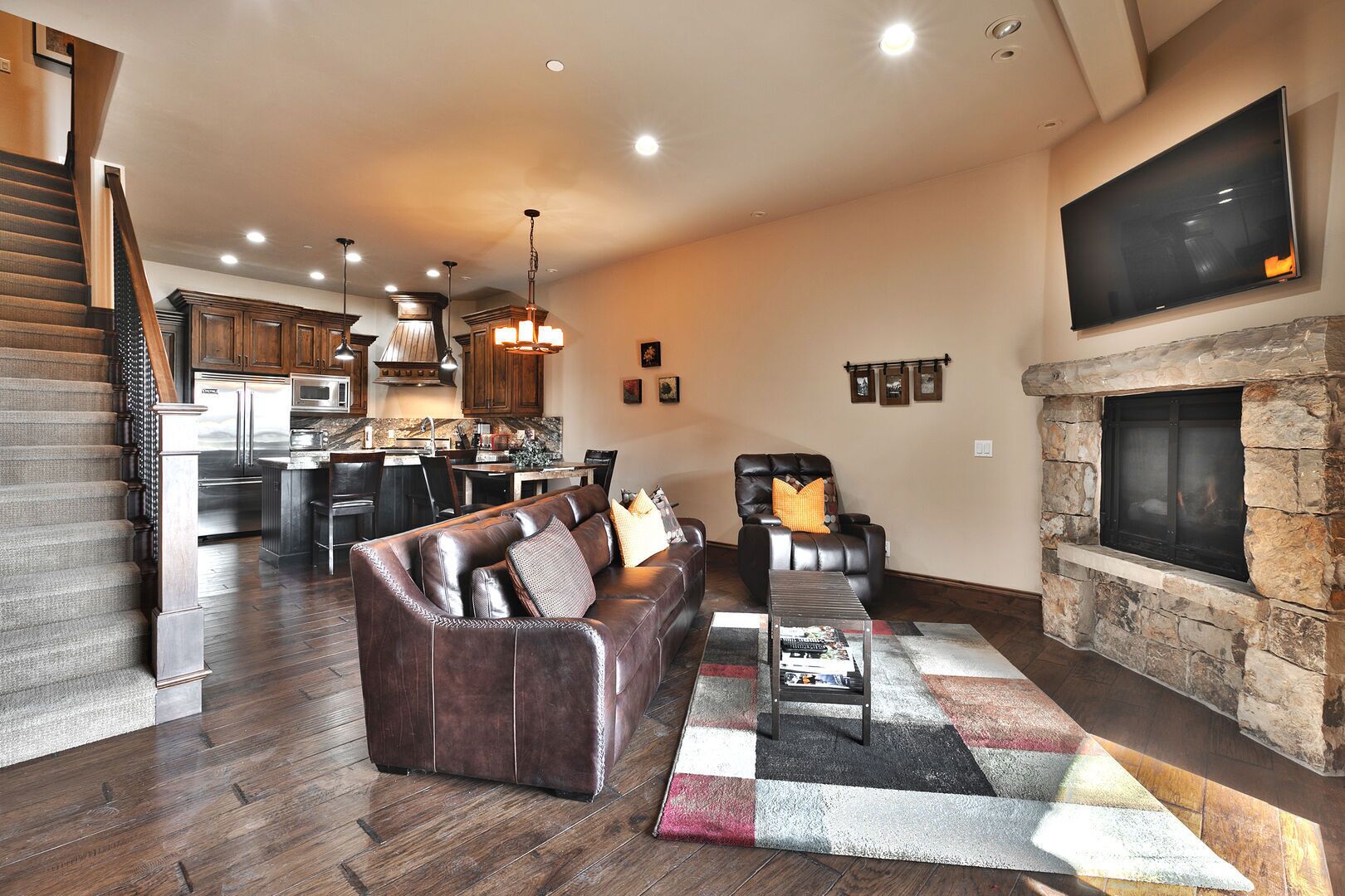 Juniper Landing Townhome - 2 Master Suites - Walk to Waldorf Ski lift