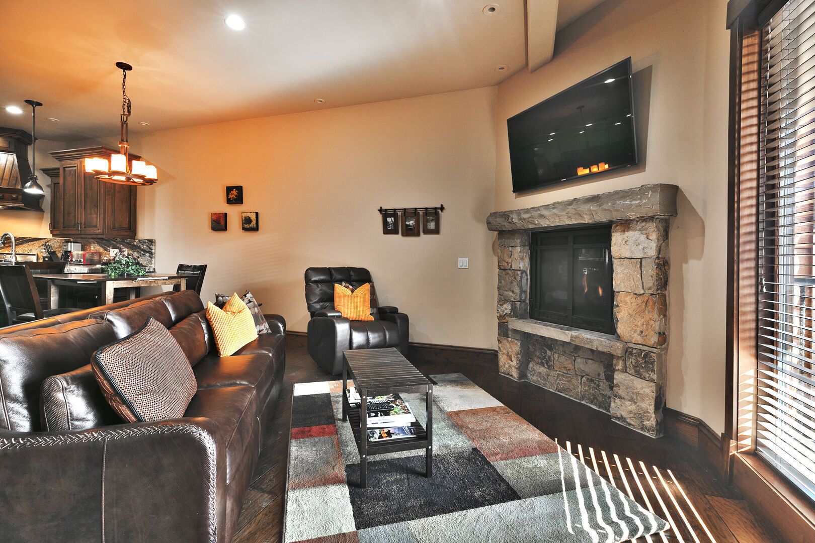 Juniper Landing Townhome - 2 Master Suites - Walk to Waldorf Ski lift
