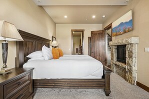 3 bedrooms, iron/ironing board, Internet, bed sheets - Juniper Landing Townhome - 2 Master Suites - Walk to Waldorf Ski lift (Park City)
