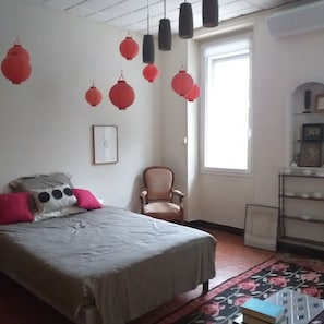 2 chambres, fer et planche à repasser, Wi-Fi gratuit, draps fournis