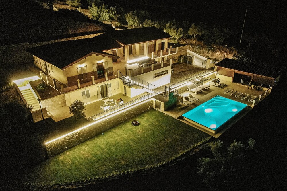 Pure privacy with incredible sea views