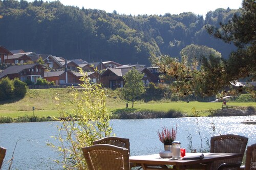 Traumhaus am See (groß) am Waldsee Rieden (Eifel)