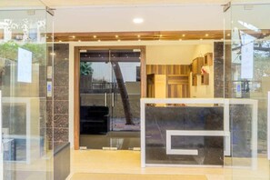 Lobby - hotel bluebells (Mumbai)