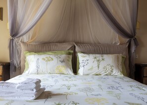 Comfort Double or Twin Room | Minibar, individually furnished, desk, laptop workspace - Corte dei Soavi (Soave)