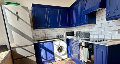 Elegant Townhouse in Central Ayr. Close to Racecourse, Beach & Golf Facilities