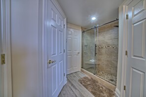Condo, 2 Bedrooms | Bathroom | Towels
