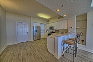 콘도, 침실 2개 | 전용 주방 | 냉장고, 오븐, 커피/티 메이커, 토스터