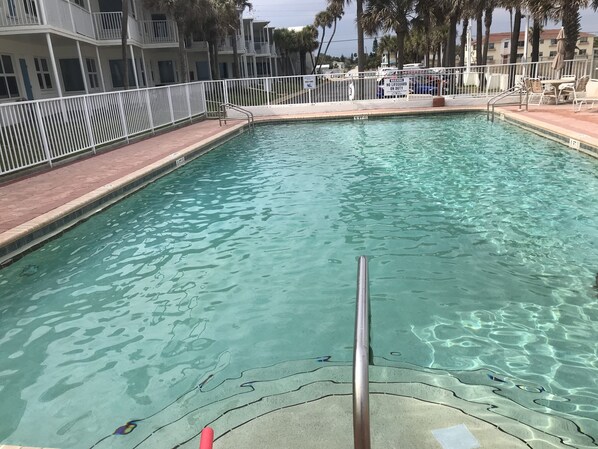 屋外プール、温水プール