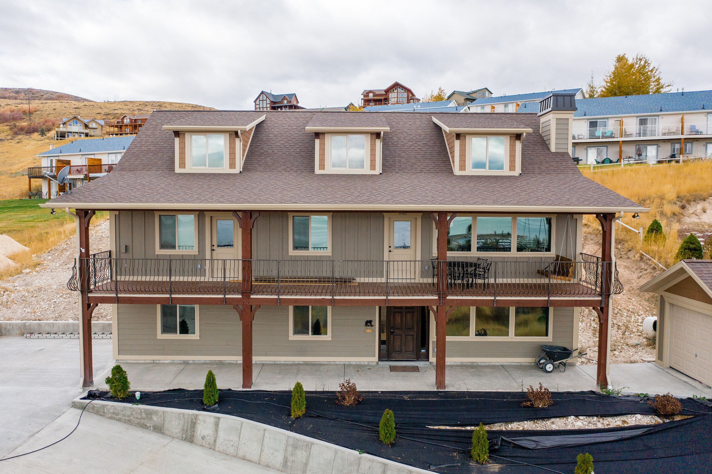 Beautiful Cabin close to town and the State Marina