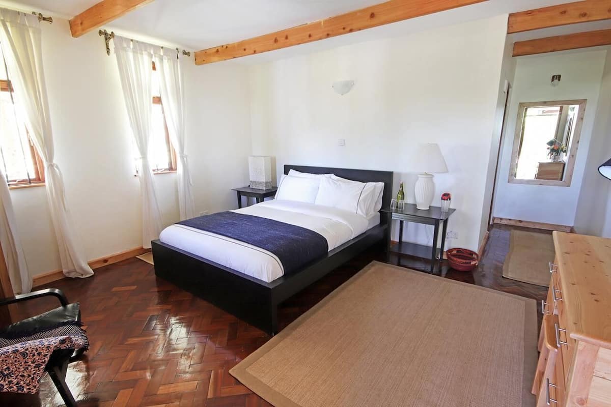 Room (Jasmine) | 1 bedroom, individually decorated, individually furnished