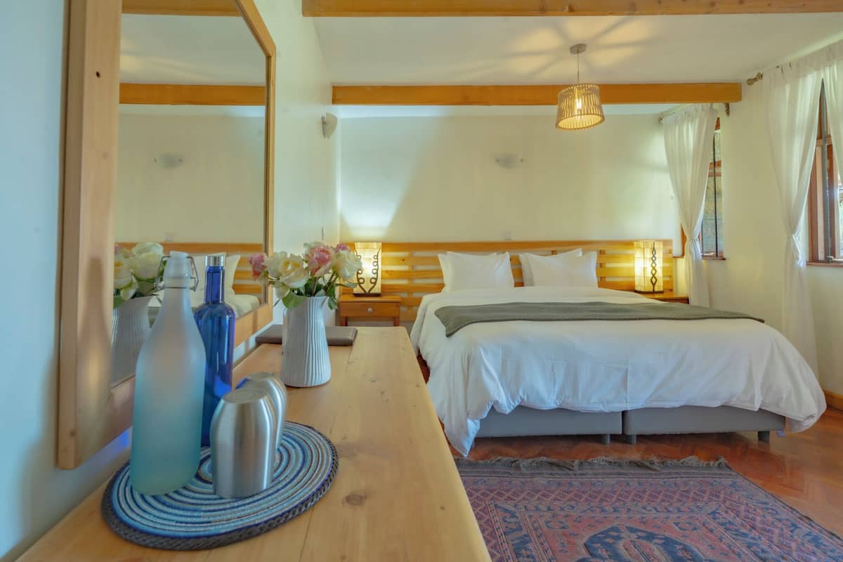 Self-catering Unit (Fuchsia) | Individually decorated, individually furnished, laptop workspace