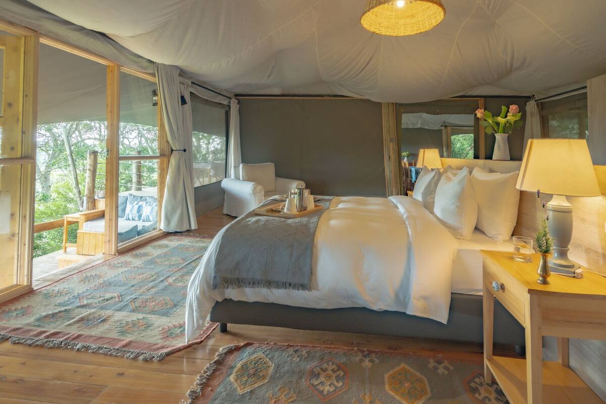 Tienda de lujo, 2 habitaciones, chimenea, vistas al valle | Ropa de cama de alta calidad, edredones de plumas, escritorio