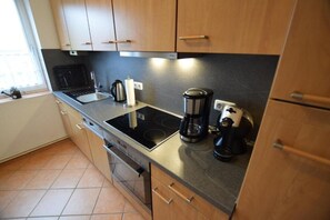 Køleskab, ovn, kogeplade, opvaskemaskine