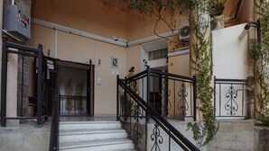 Property entrance - Same (Tbilisi)
