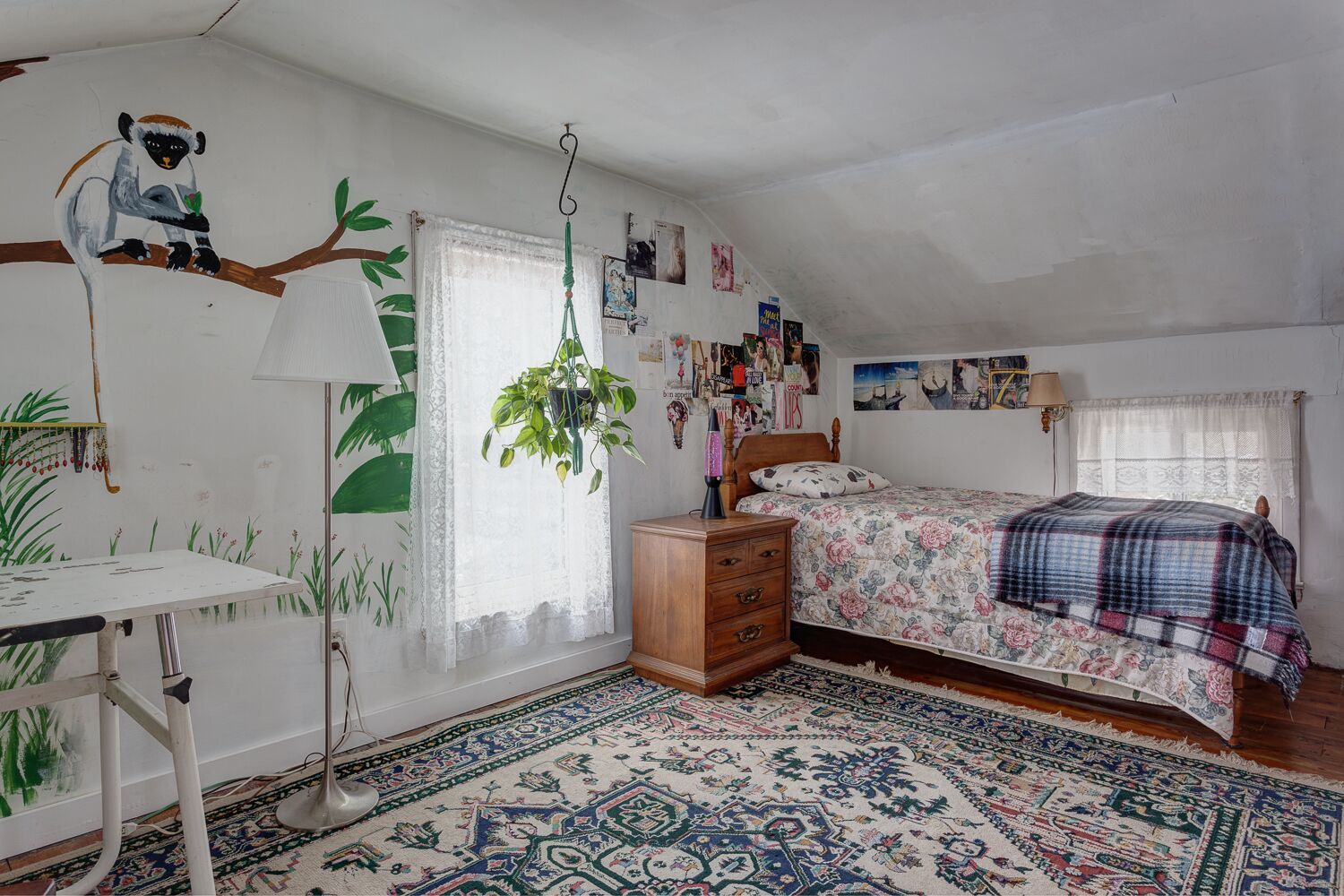 Cozy Little Cottage, a comfortable place to relax.