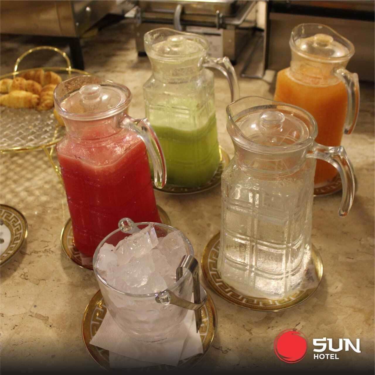 free daily full breakfast