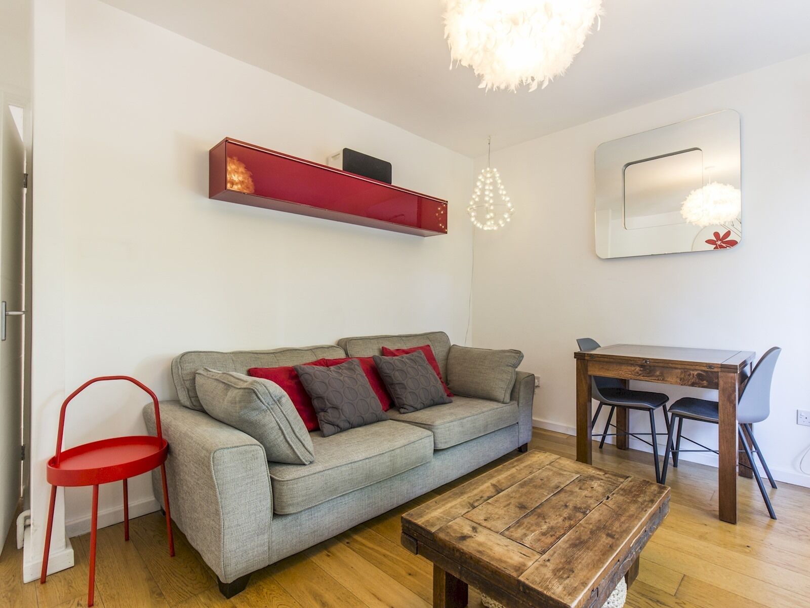 Pass the Keys | Peckham Bright Balcony Apartment