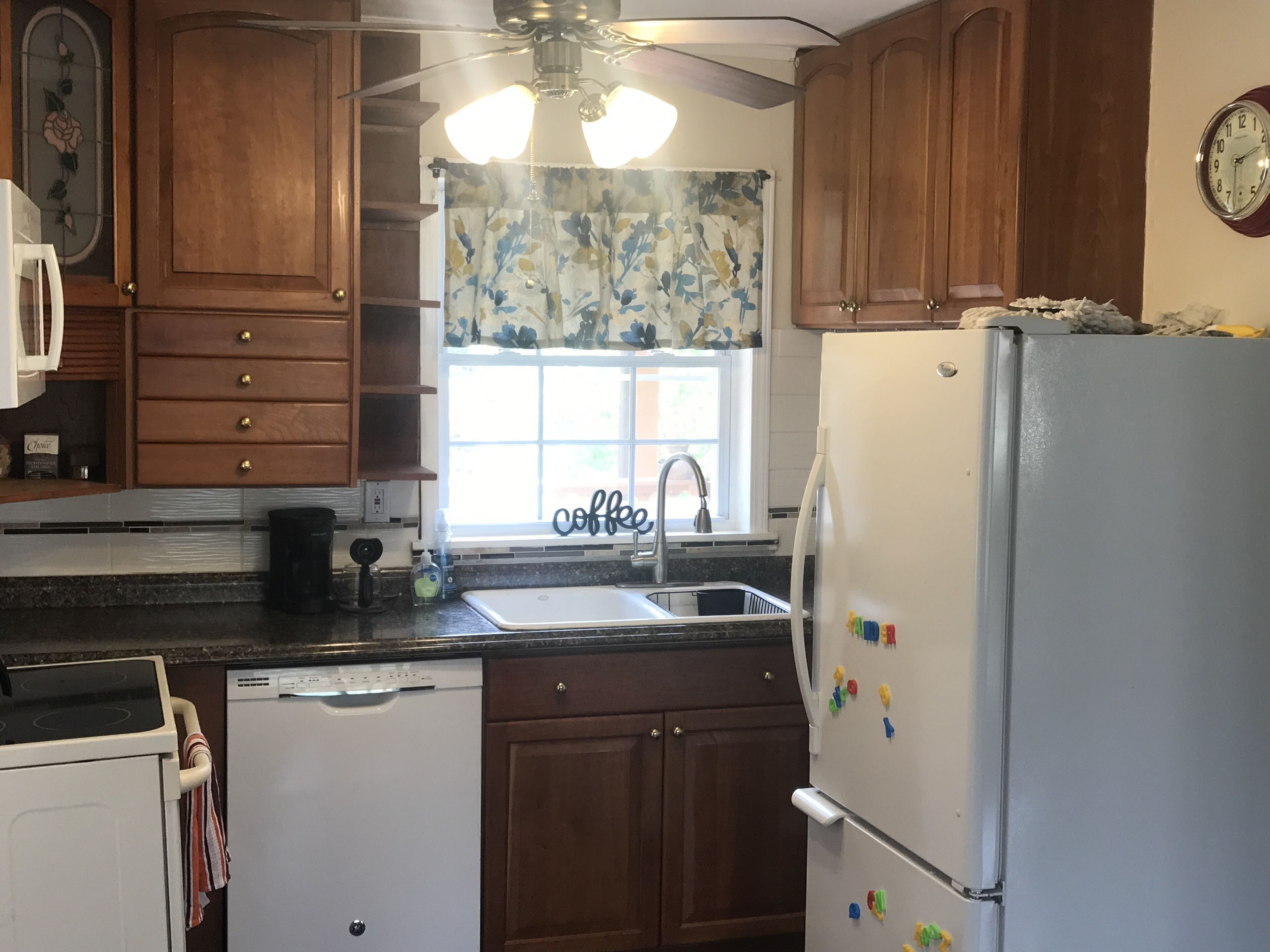 Cozy Creekside Cabin w/Hot Tub Close to Asheville