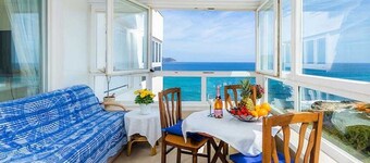 On the beach, with pool ! Super sea view, fiber optic internet, air conditioning