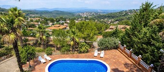 Elegant Mountain Villa just 30km to Barcelona