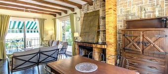 Elegant Mountain Villa just 30km to Barcelona