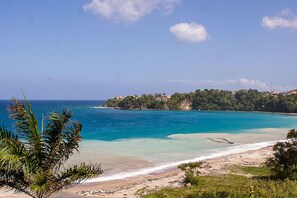 Beach - Genie by the Seaside fully furnished 3 bedroom house with ocean views (Rio Nuevo)