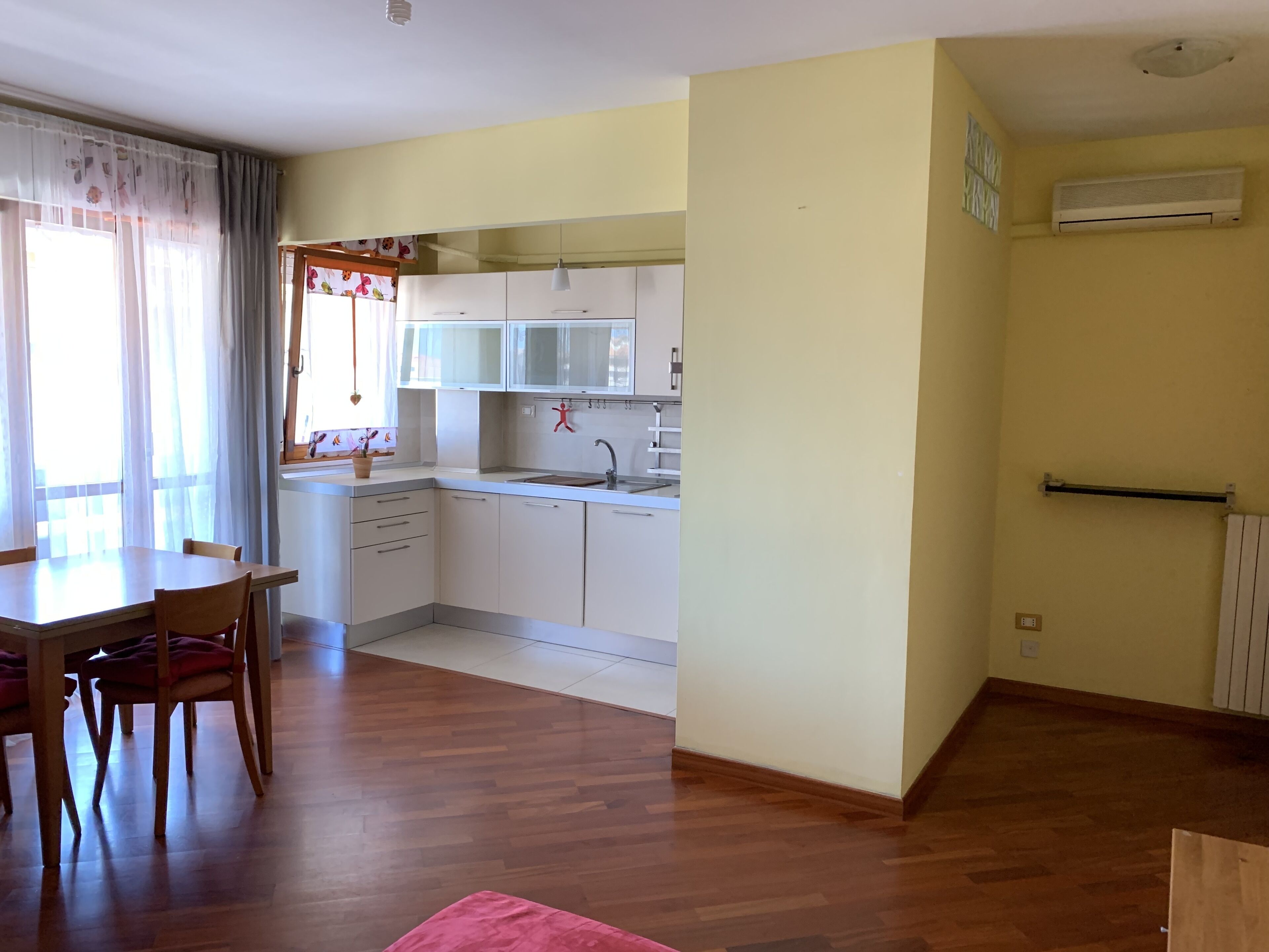 Close to the beach and to the center