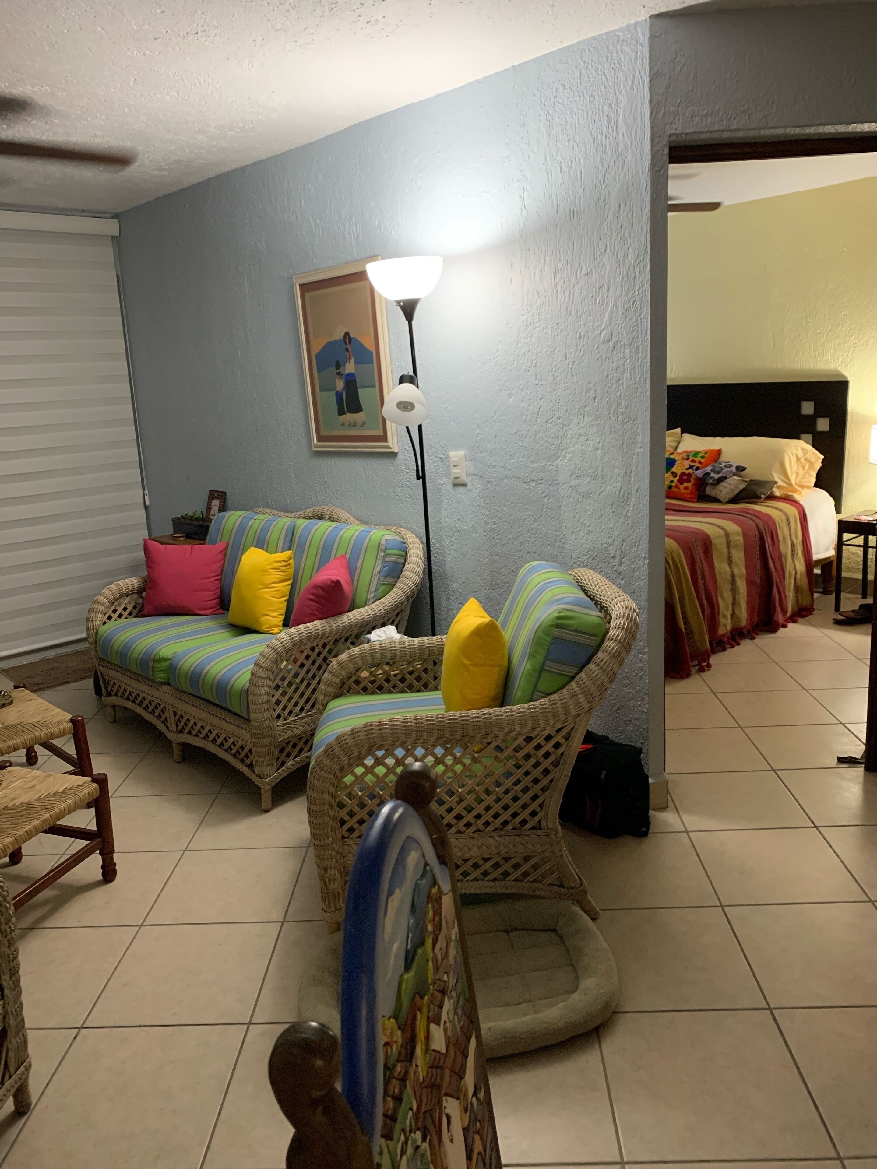 Beachfront 2bed/2bath Condo with Pool