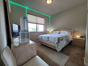 1 slaapkamer, een strijkplank/strijkijzer, wifi, beddengoed