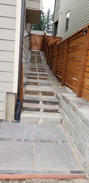 Exterior detail - Private Newer Suite Laundry n Full Kitchen between Seattle Tacoma (Edgewood)