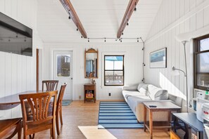 Smart TV - 🌞New Listing!! Ocean View Retreat!🌞 (Ocean Beach)