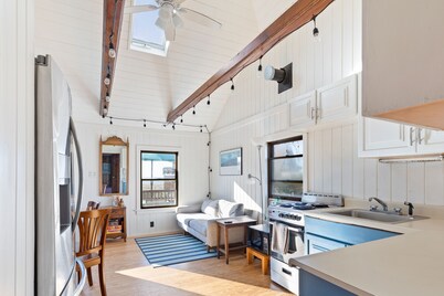 🌞New Listing!! Ocean View Retreat!🌞