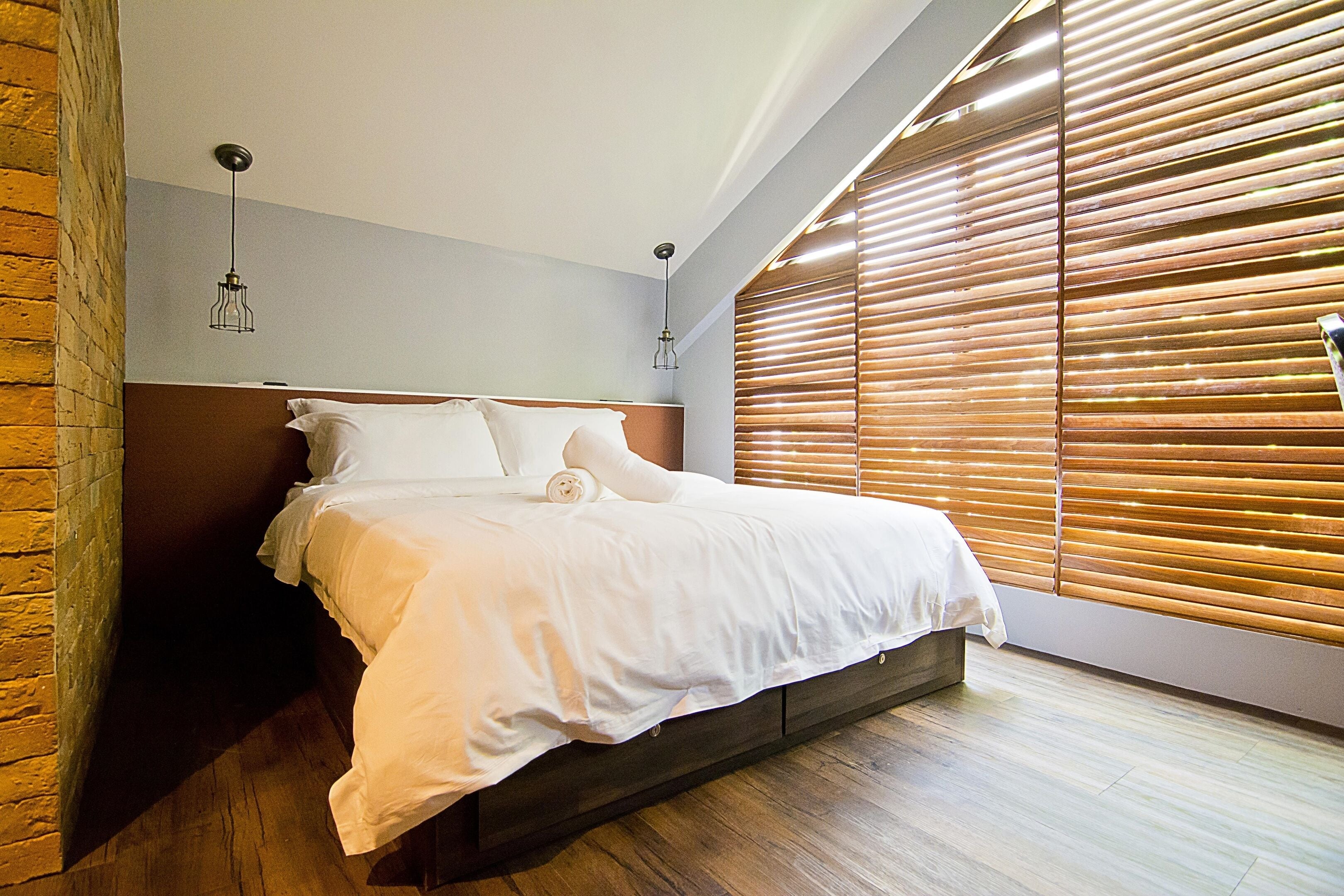 deluxe double room | 1 bedroom, in-room safe, individually decorated, individually furnished