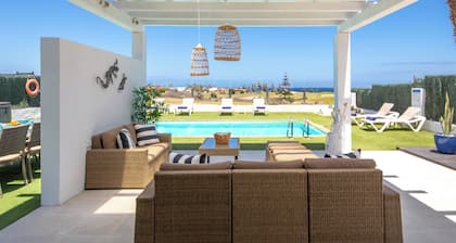 Villa familiale de luxe. Jacuzzi, piscine climatisée, vue sur l'océan