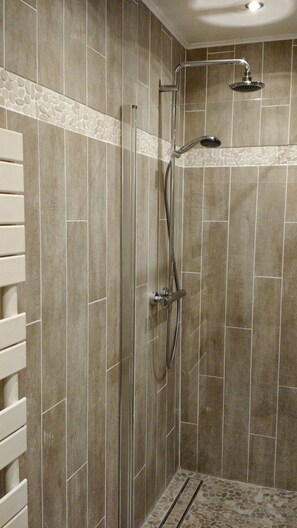 Combined shower/tub, hair dryer
