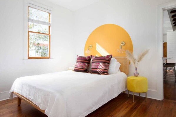 6 chambres, fer et planche à repasser, lit de bébé portatif, Wi-Fi