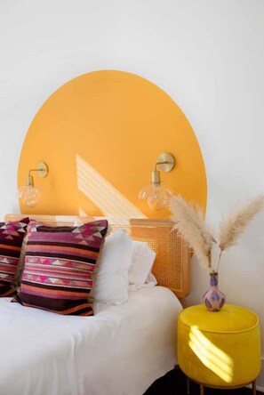 6 bedrooms, iron/ironing board, travel cot, WiFi