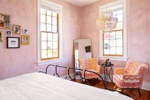 3 bedrooms, iron/ironing board, travel crib, WiFi