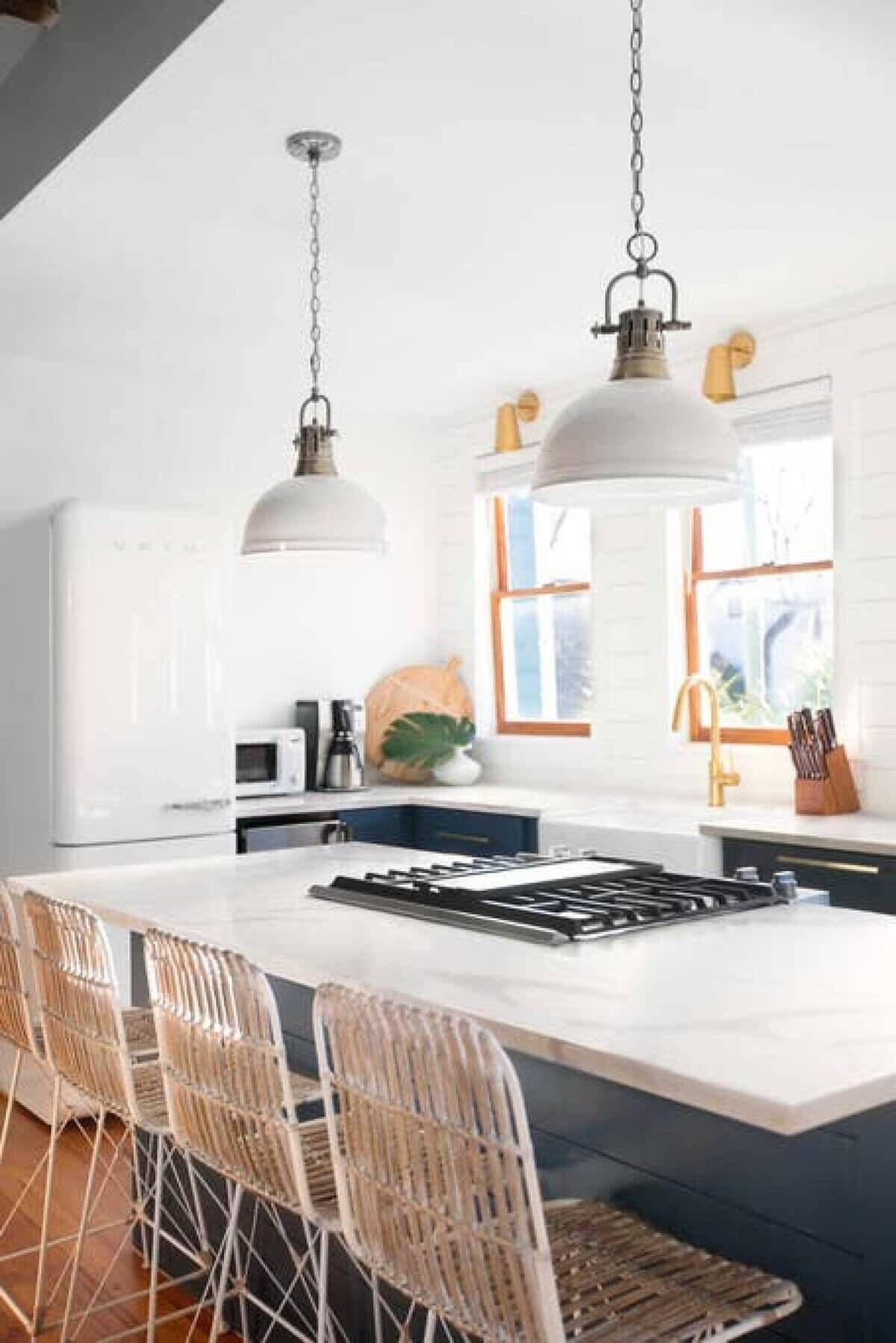 Refrigerador, microondas, horno, placa de cocina