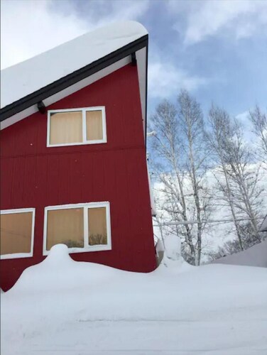 Niseko Red House Near hot springs and ski resorts - Hokkaido Niseko Town Letter Niseko 32721 / Abuta-gun Hokkaidō
