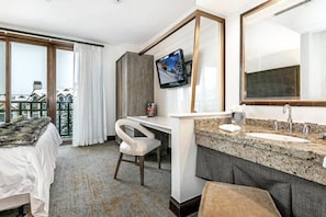 1 chambre, fer et planche à repasser, lit de bébé portatif, Wi-Fi